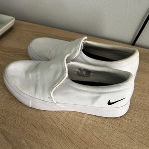 Nike slip on